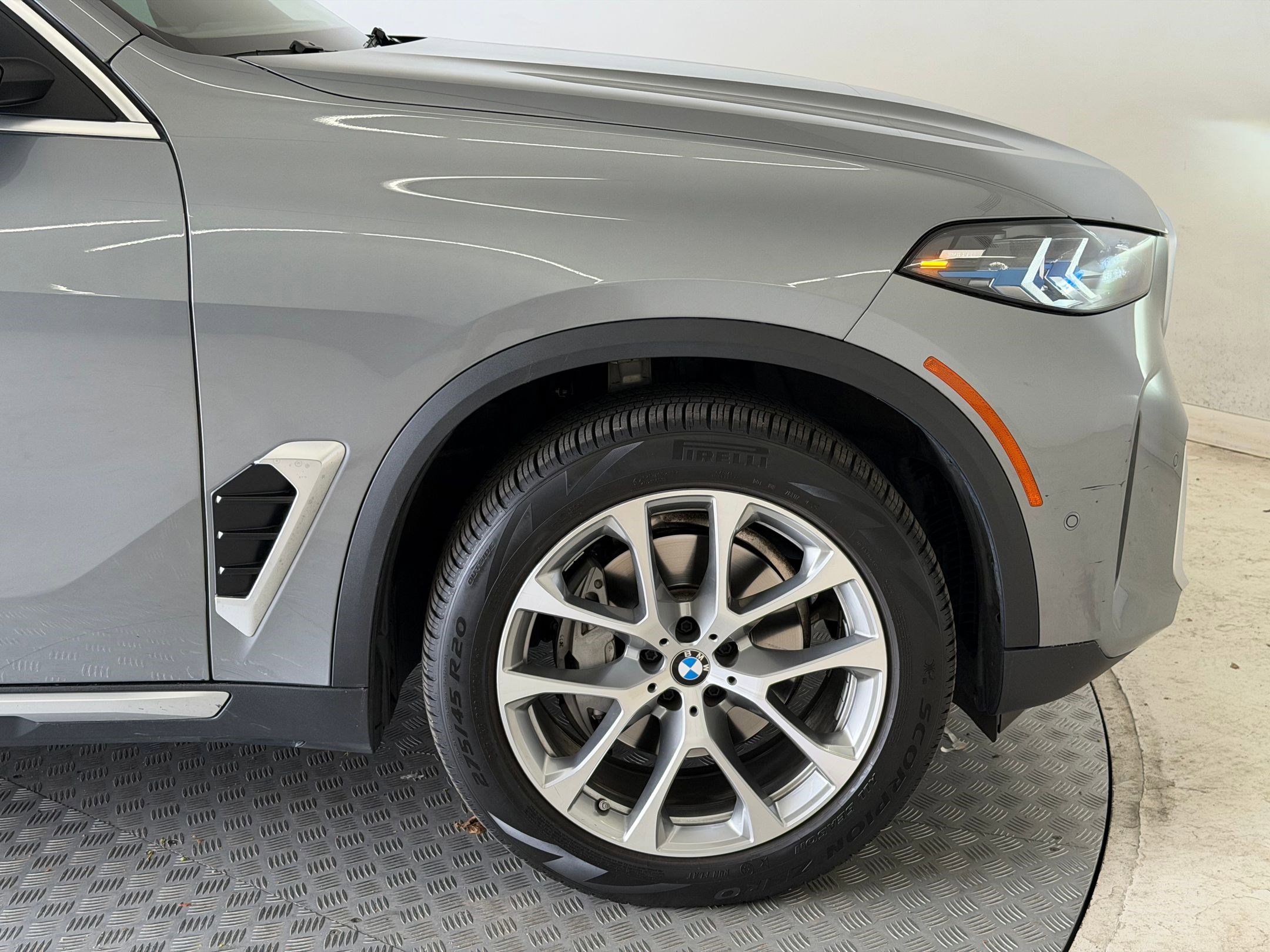 Certified 2024 BMW X5 xDrive40i w/ Premium Package image 11