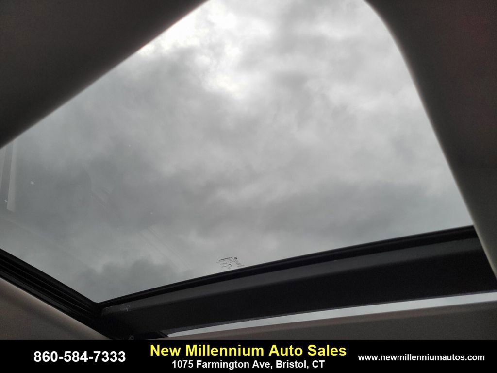 Used 2022 Chrysler Pacifica Limited image 19