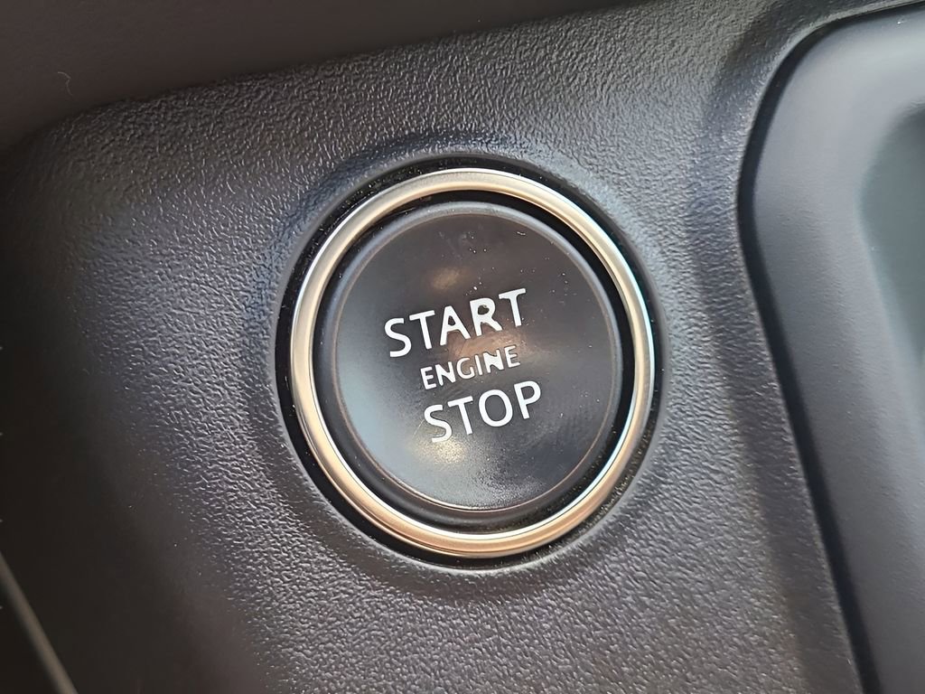 Used 2023 Land Rover Defender 130 First Edition image 37