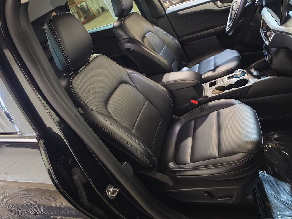 Used 2025 Ford Escape Platinum AWD/4WD image 25