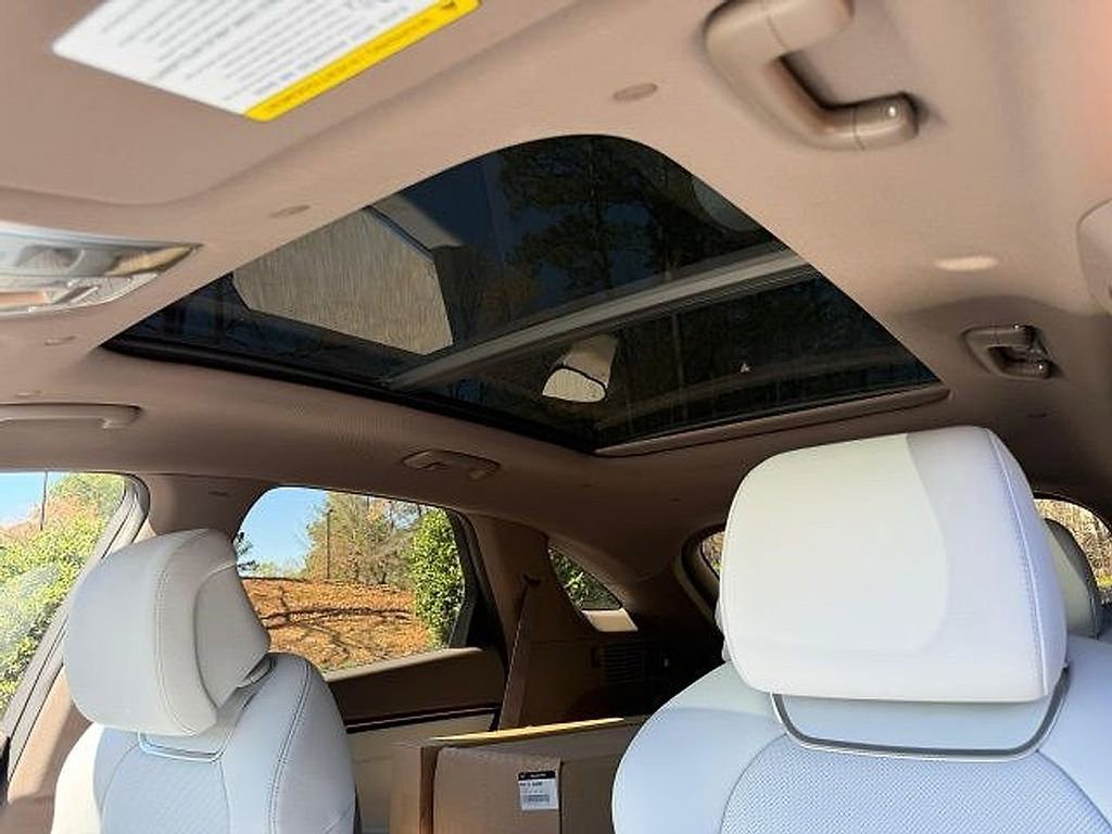 Used 2026 Genesis GV70 2.5T Advanced image 7