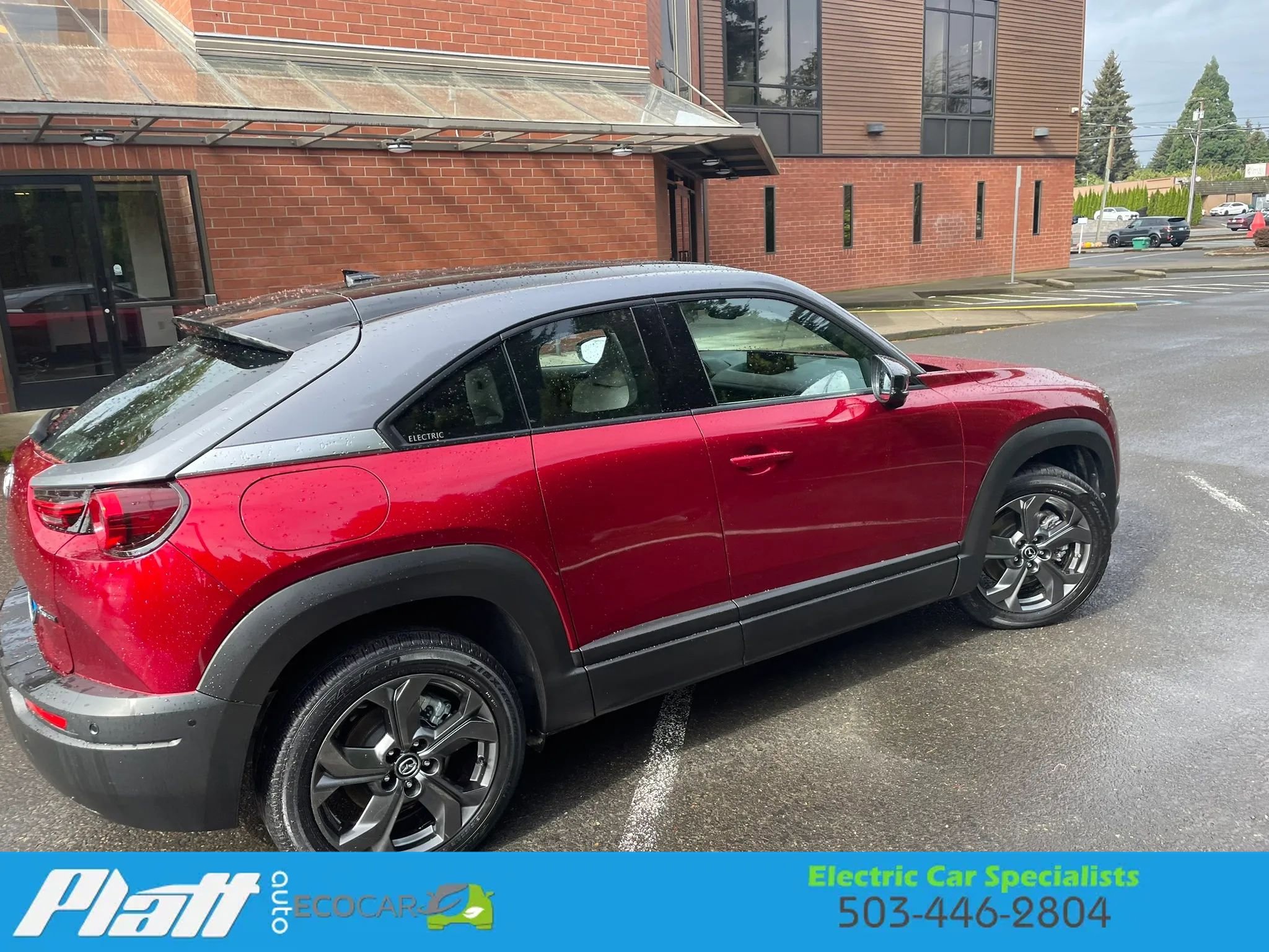 Used 2022 MAZDA MX-30 Electric w/ Premium Plus Pkg image 11