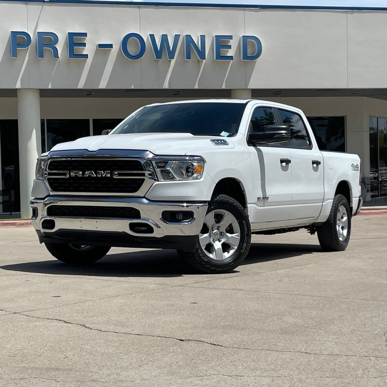 Used 2024 RAM 1500 Big Horn AWD/4WD image 2