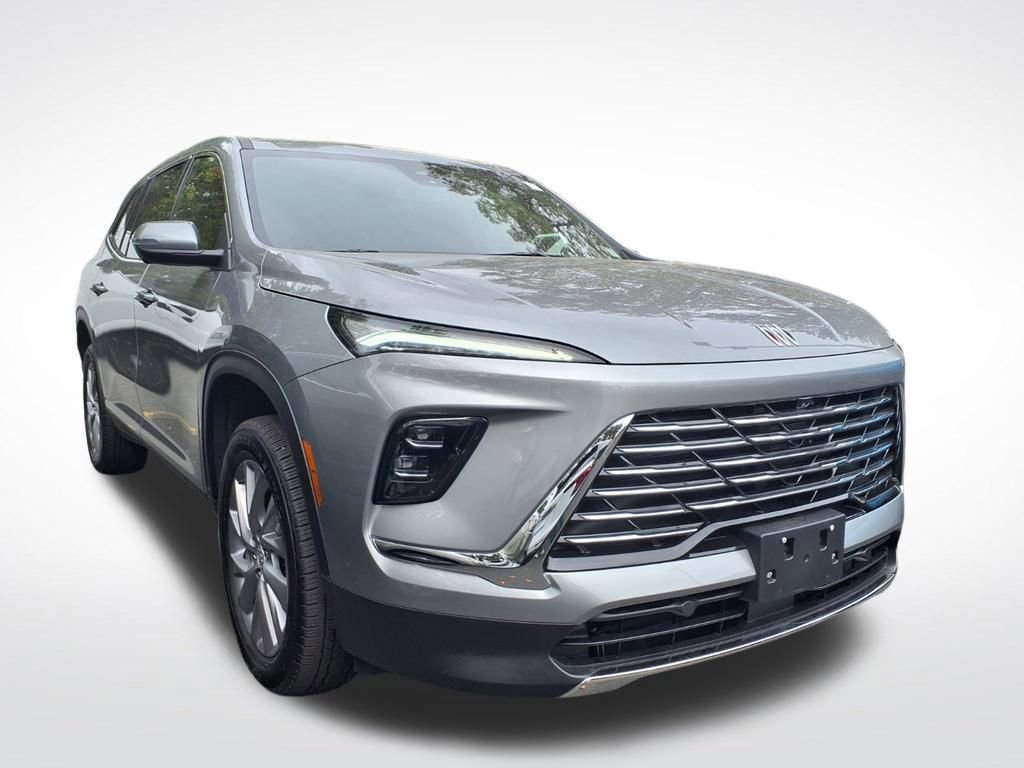 Used 2025 Buick Enclave Preferred w/ Power Package image 3