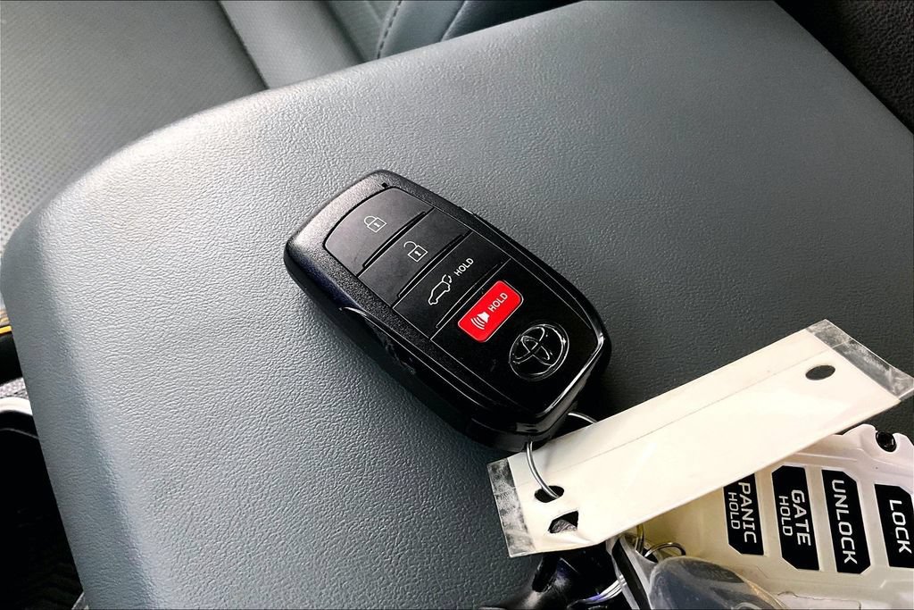 Used 2025 Toyota 4Runner Trailhunter AWD/4WD image 12