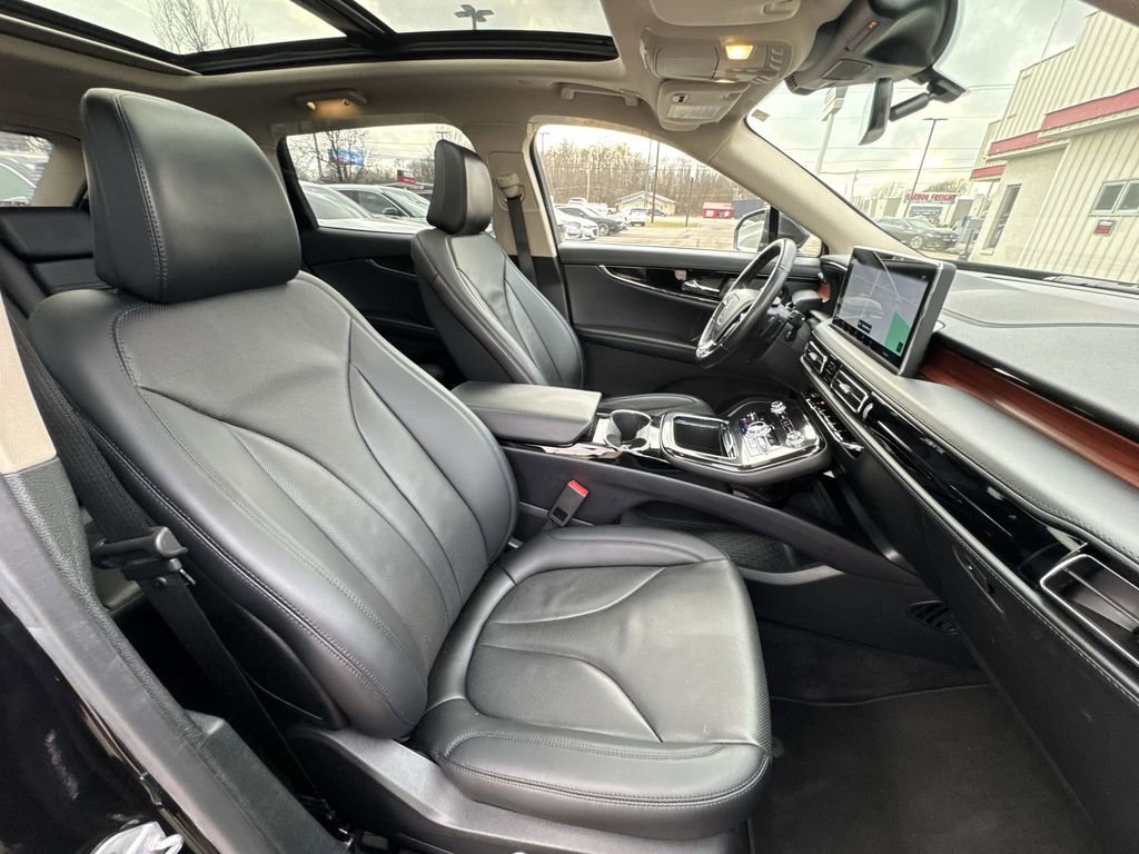 Used 2023 Lincoln Nautilus Reserve w/ Equipment Group 201A image 25