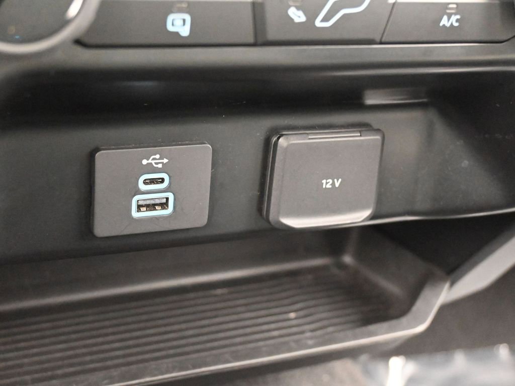 Used 2025 Ford F250 XLT image 26