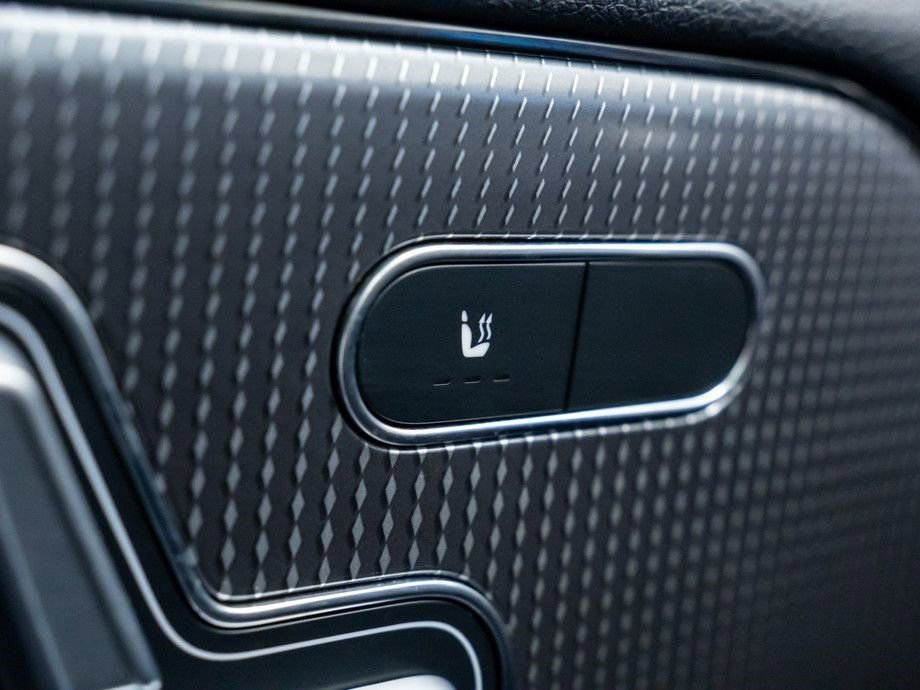 Used 2021 Mercedes-Benz GLB 250 4MATIC w/ Premium Package image 31