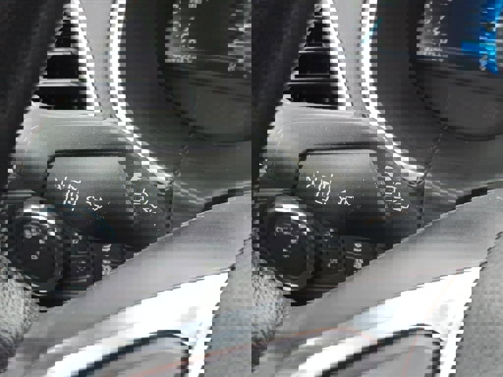 Used 2021 Ford Edge SEL w/ Convenience Package image 19