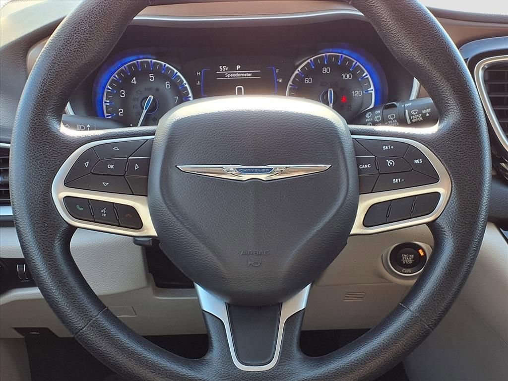 Used 2020 Chrysler Voyager Lxi image 18