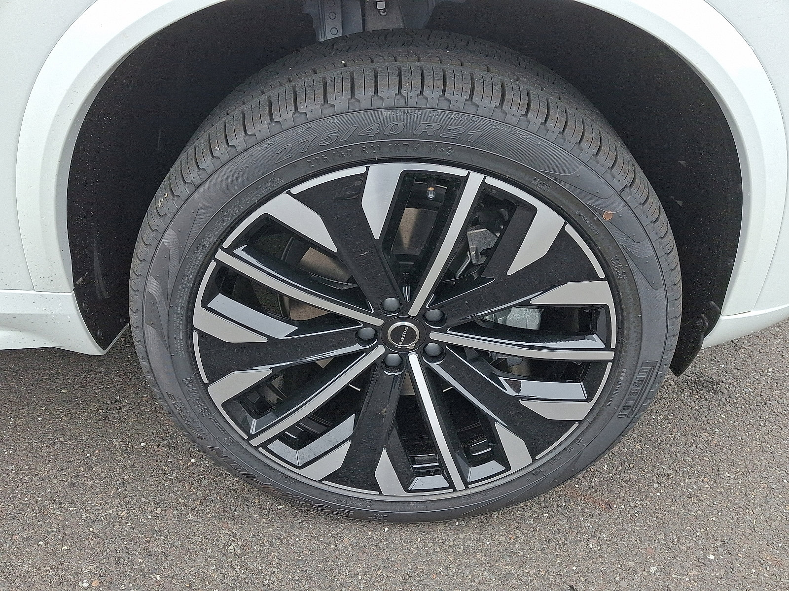 New 2026 Volvo XC90 B6 Plus image 7