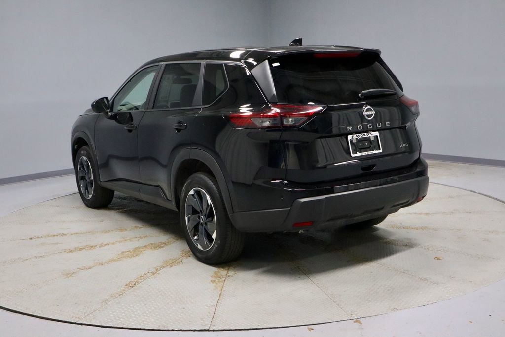 Certified 2025 Nissan Rogue SV AWD/4WD image 8