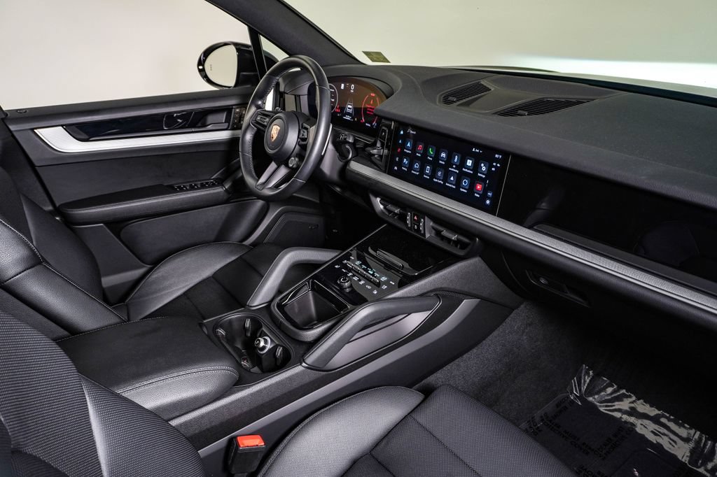 Certified 2024 Porsche Cayenne S AWD/4WD image 14