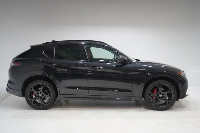 Used 2024 Alfa Romeo Stelvio Veloce image 8