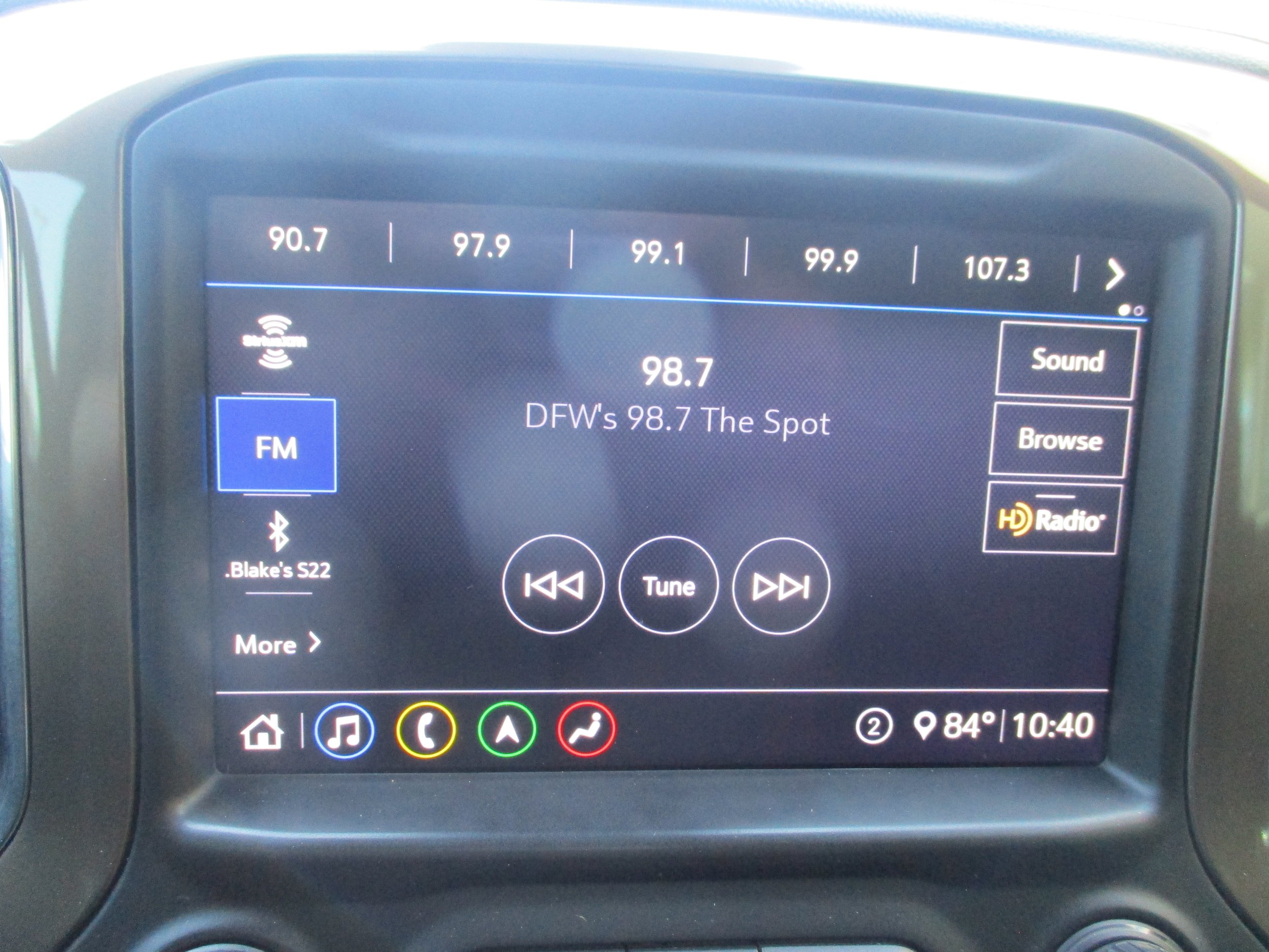 Used 2020 Chevrolet Silverado 1500 High Country w/ Technology Package AWD/4WD image 16