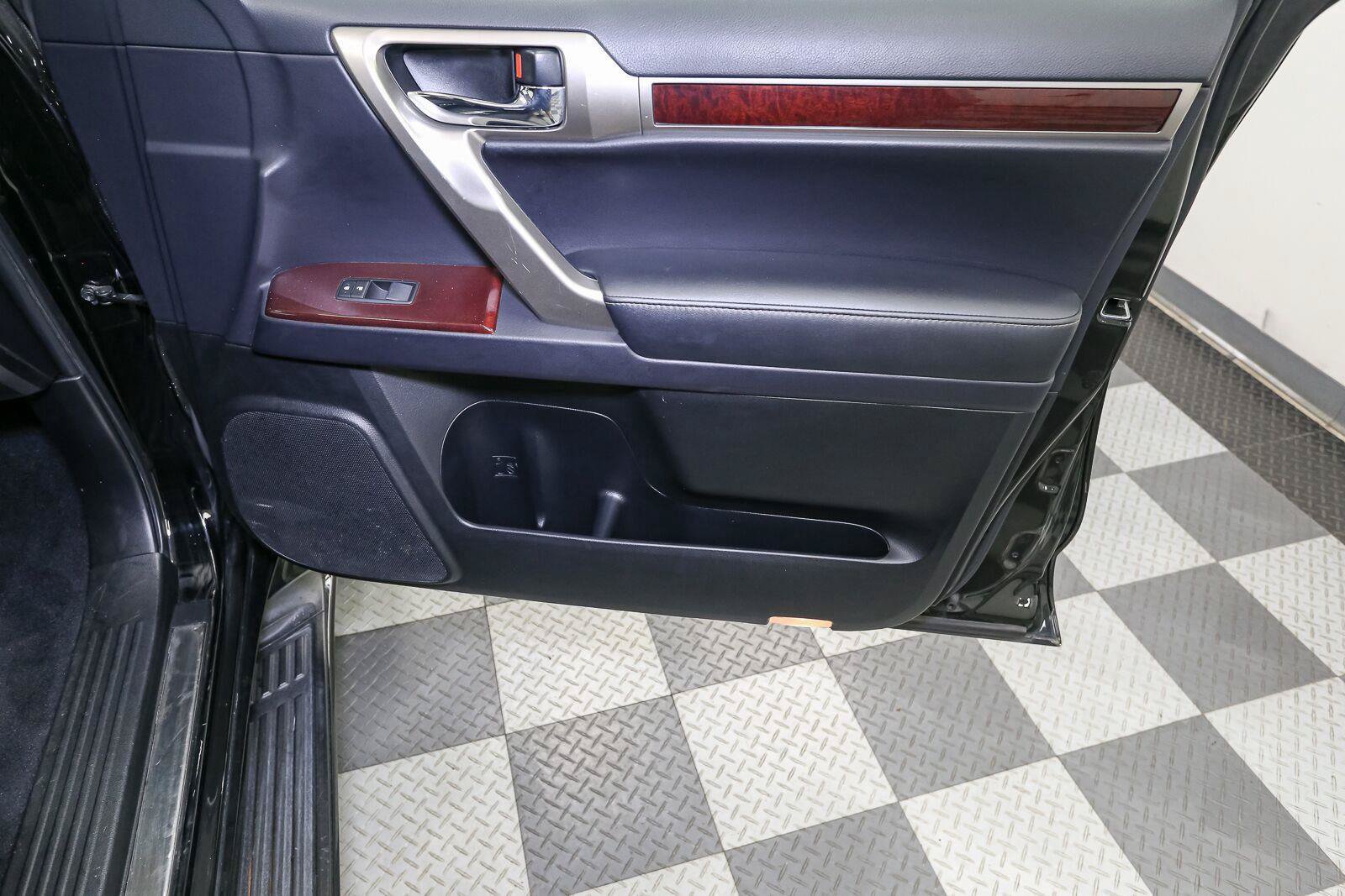 Used 2019 Lexus GX 460 Premium AWD/4WD image 19
