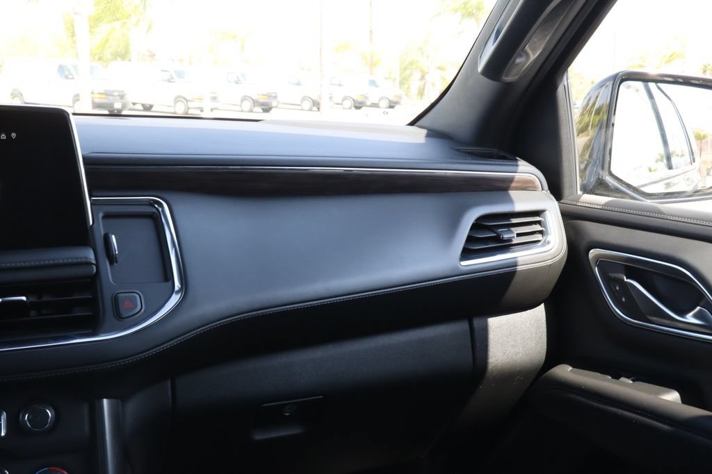 Used 2022 Chevrolet Tahoe Z71 w/ Luxury Package AWD/4WD image 33