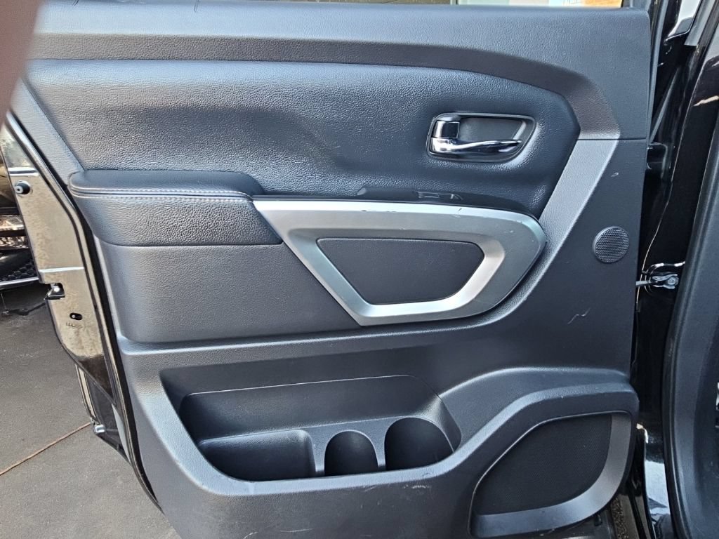 Used 2016 Nissan Titan SL AWD/4WD image 28