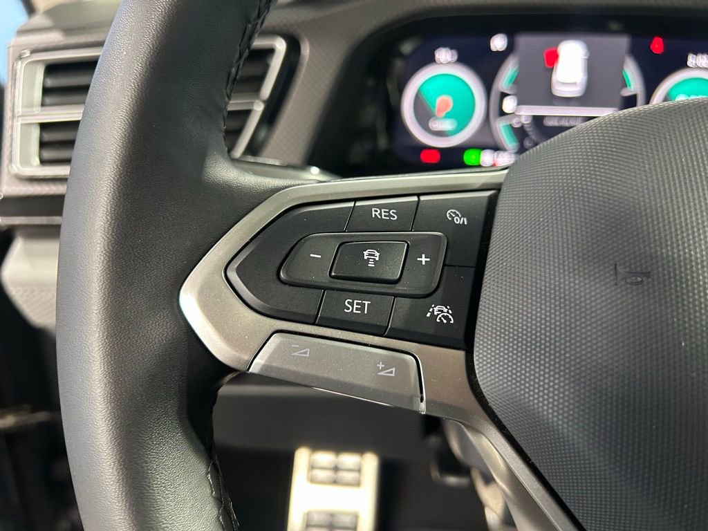 Used 2024 Volkswagen Atlas Peak Edition SE image 19