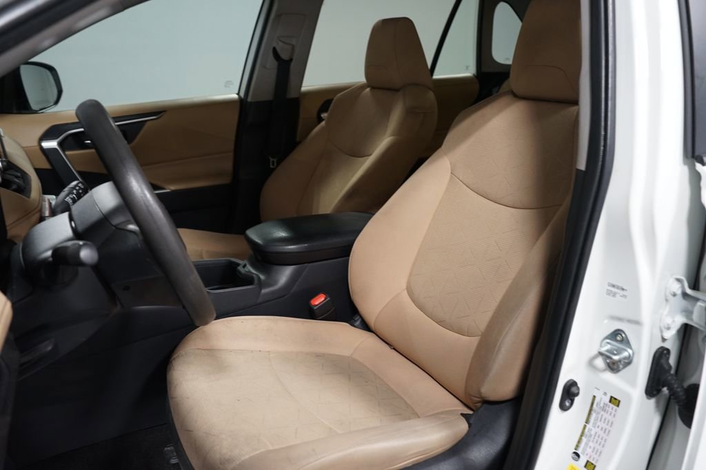 Used 2024 Toyota RAV4 XLE image 6