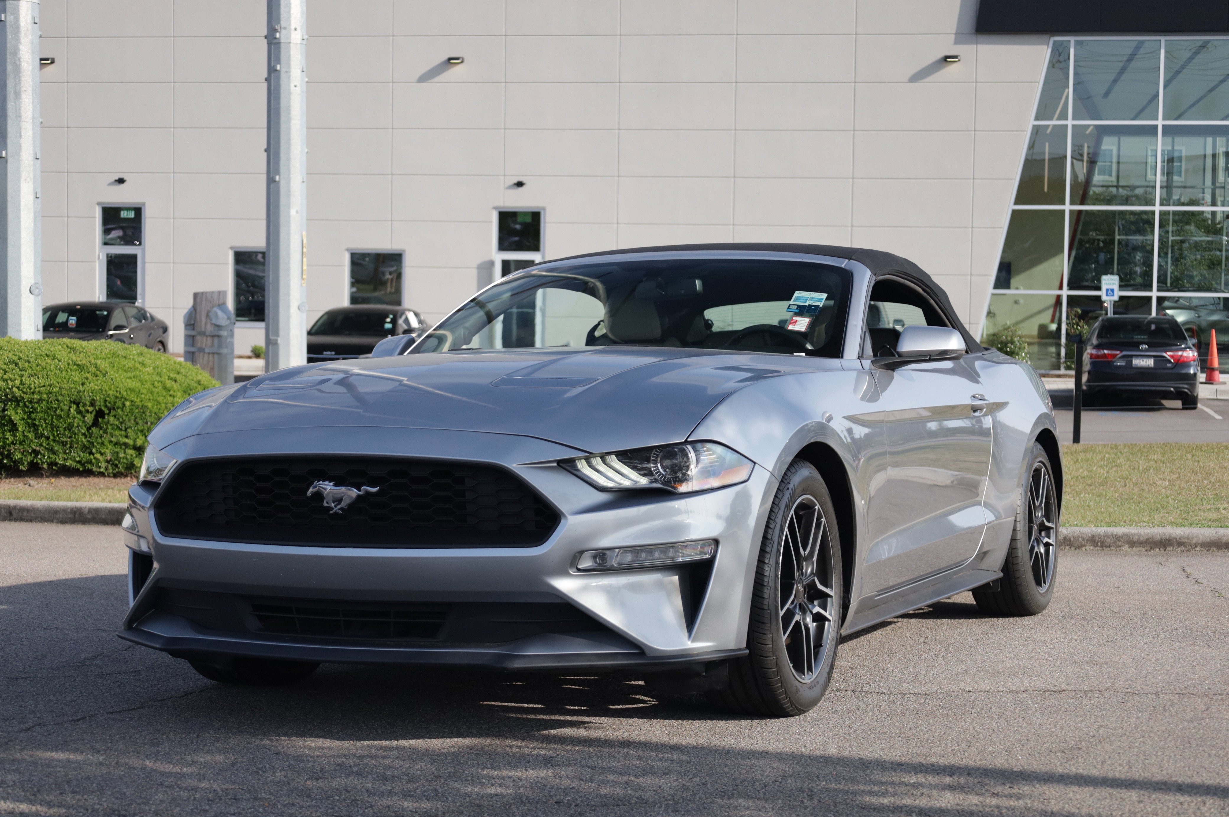 Used 2020 Ford Mustang Premium RWD image 18