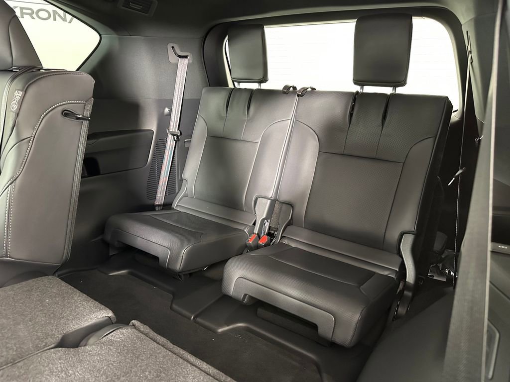 New 2026 Lexus LX 600 4WD w/ Interior Upgrade Package image 18