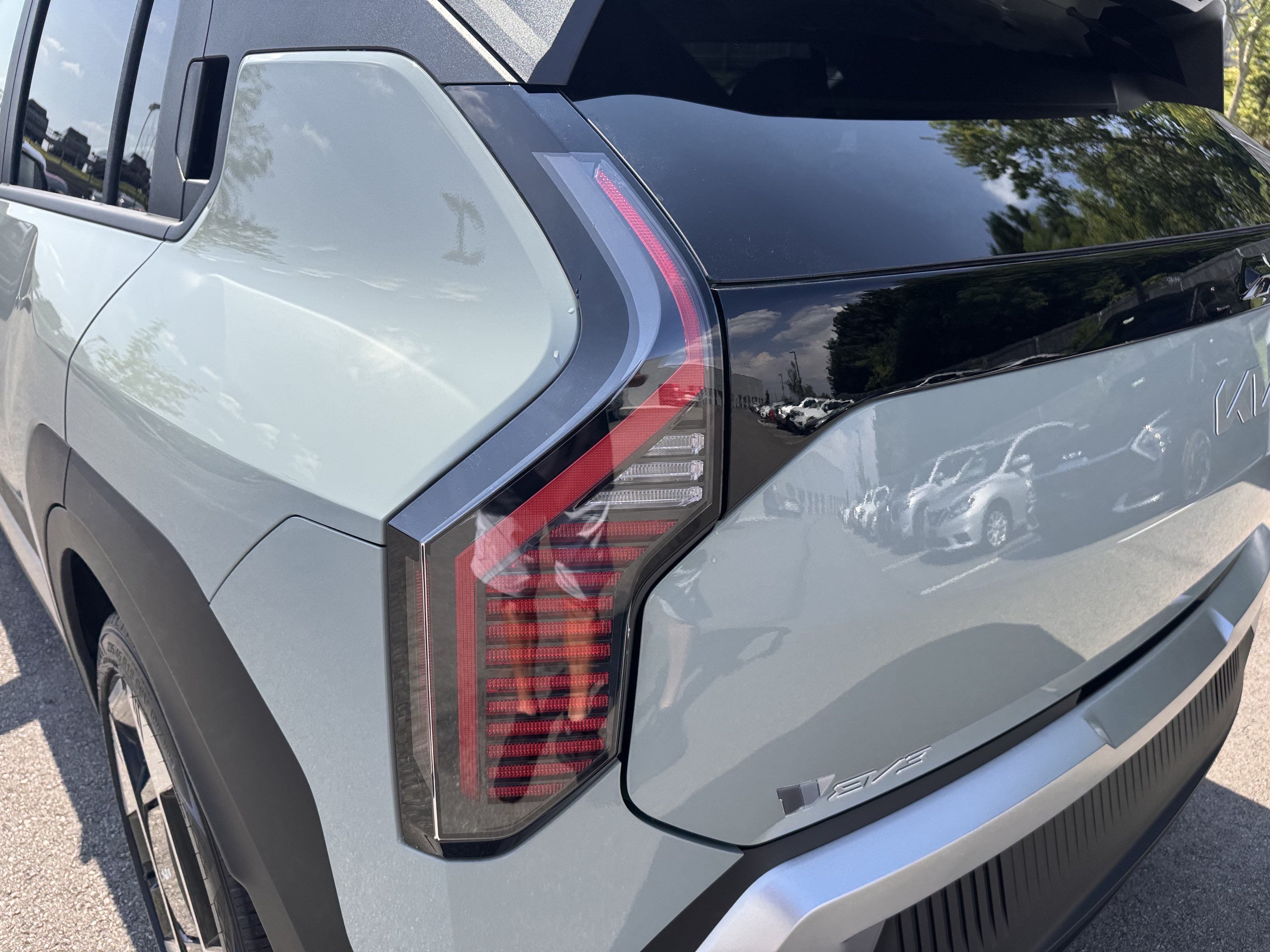 New 2027 Kia EV3 Wind AWD/4WD image 16