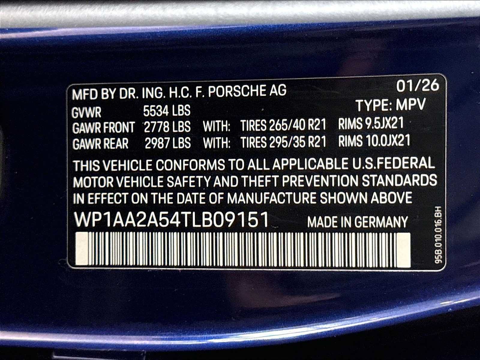 Used 2026 Porsche Macan AWD/4WD image 37
