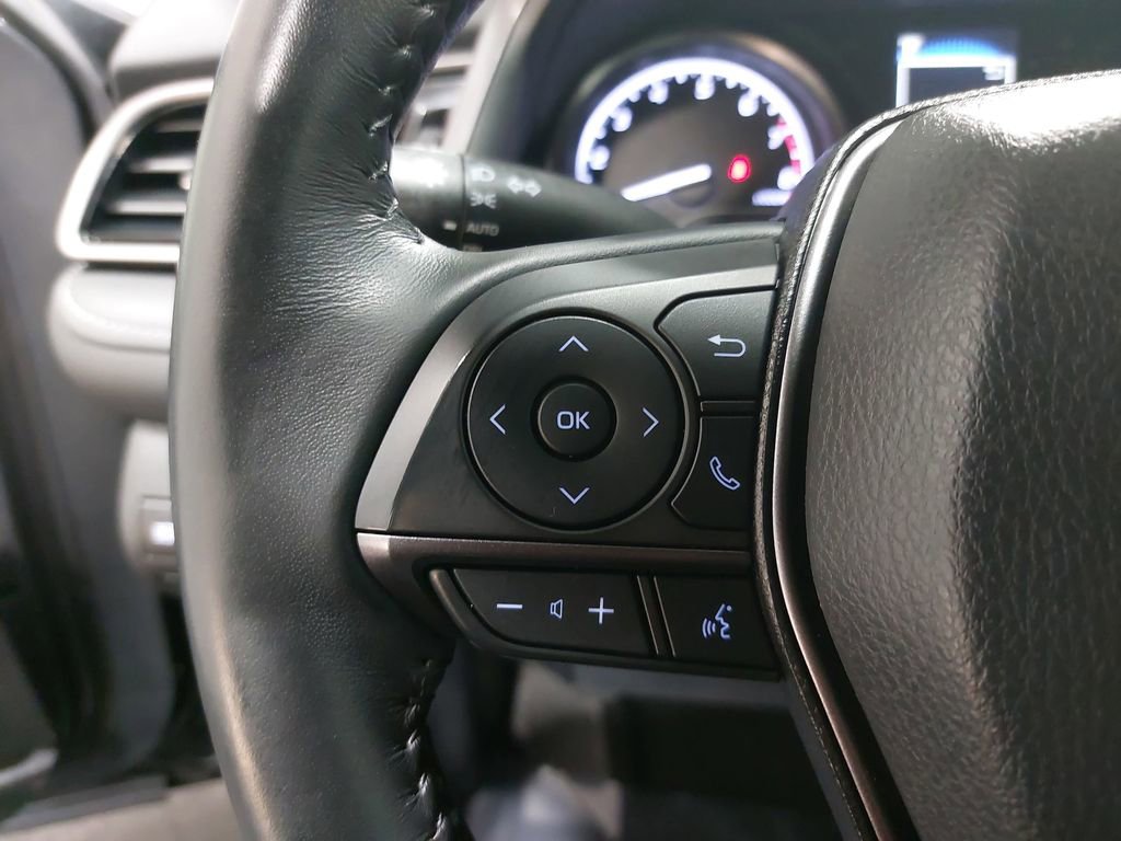 Used 2022 Toyota Camry SE image 16