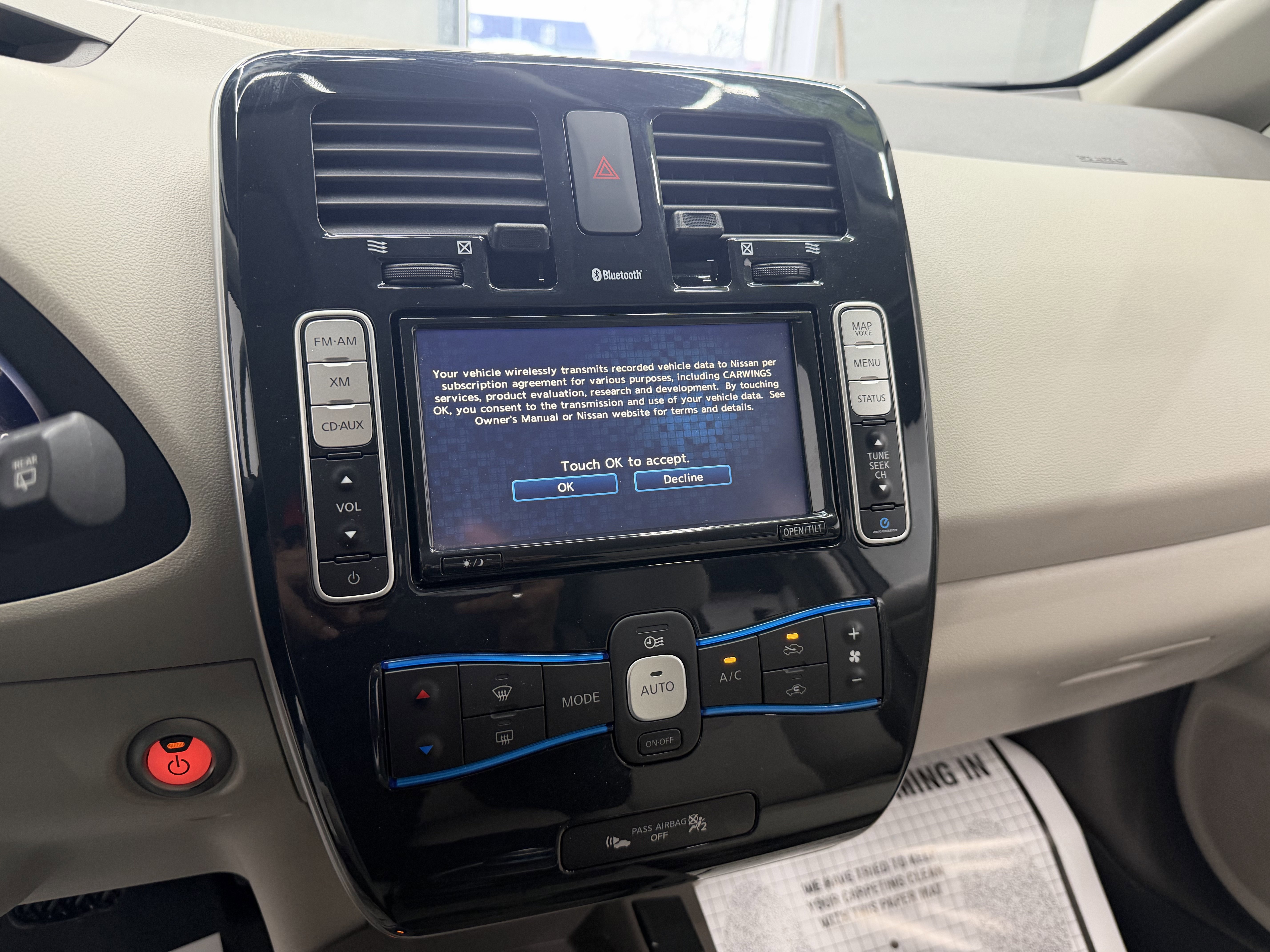 Used 2012 Nissan Leaf SV image 19