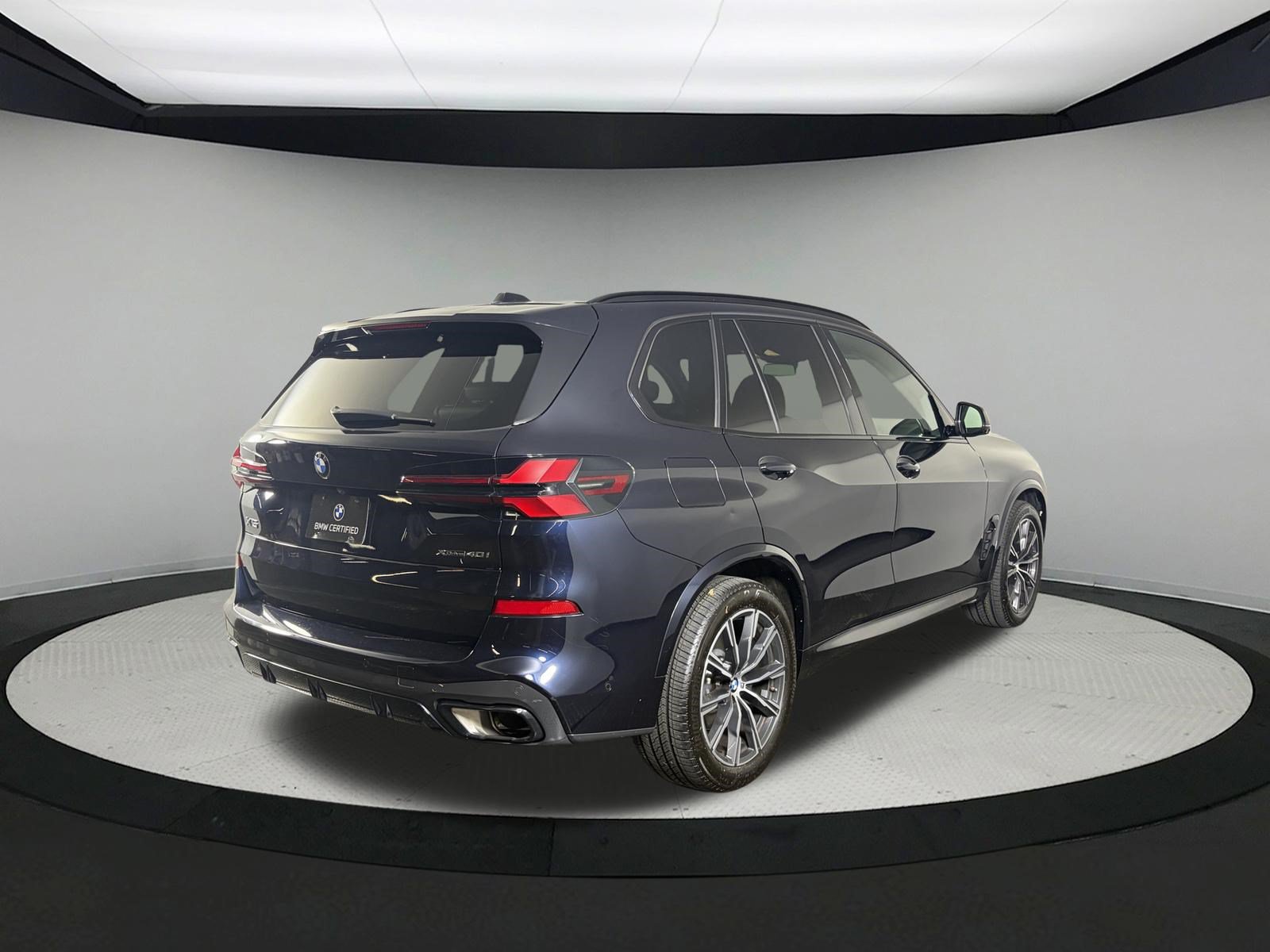 Certified 2024 BMW X5 xDrive40i w/ M Sport Package AWD/4WD image 5