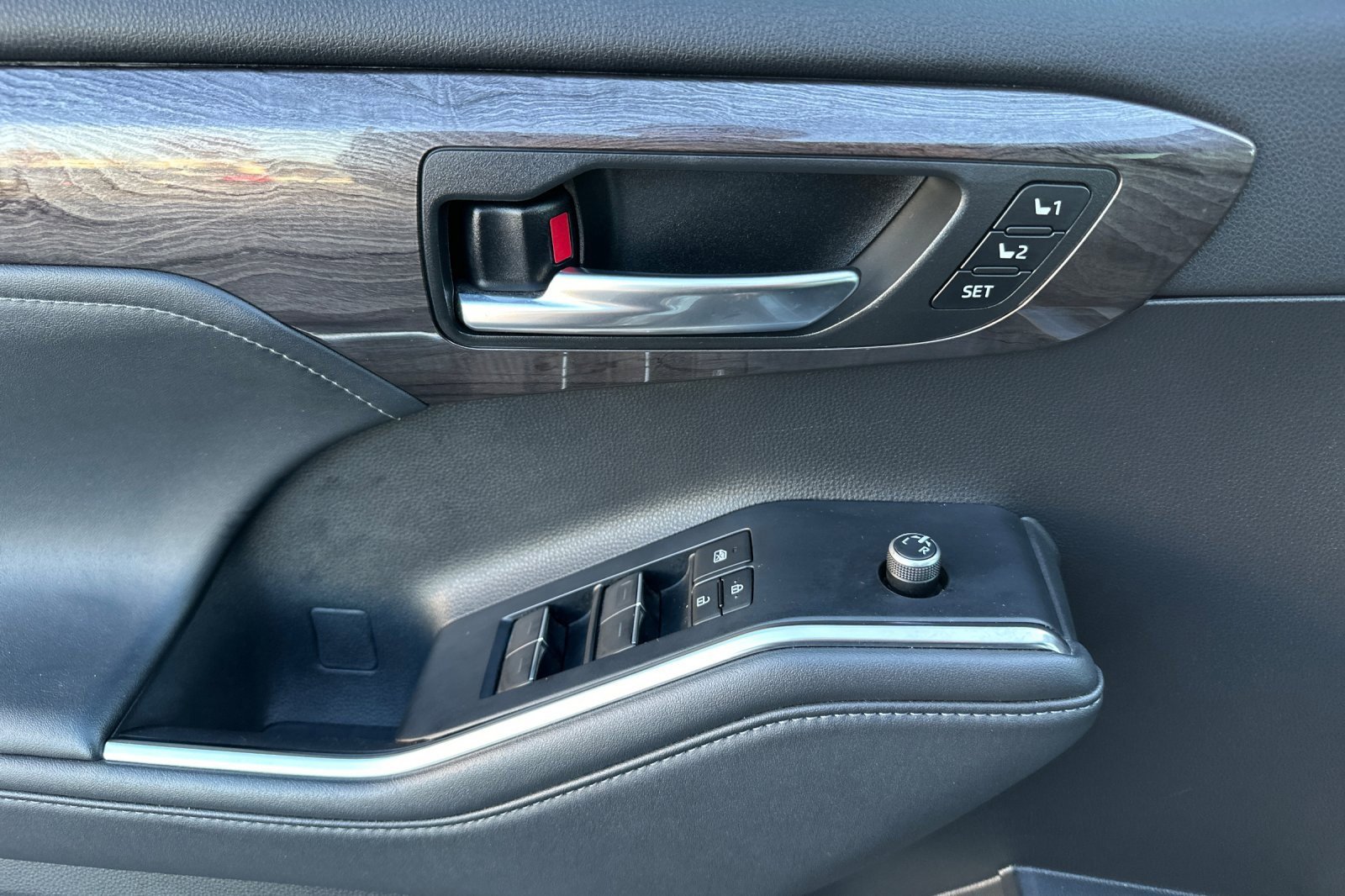 Certified 2022 Toyota Highlander Platinum image 17