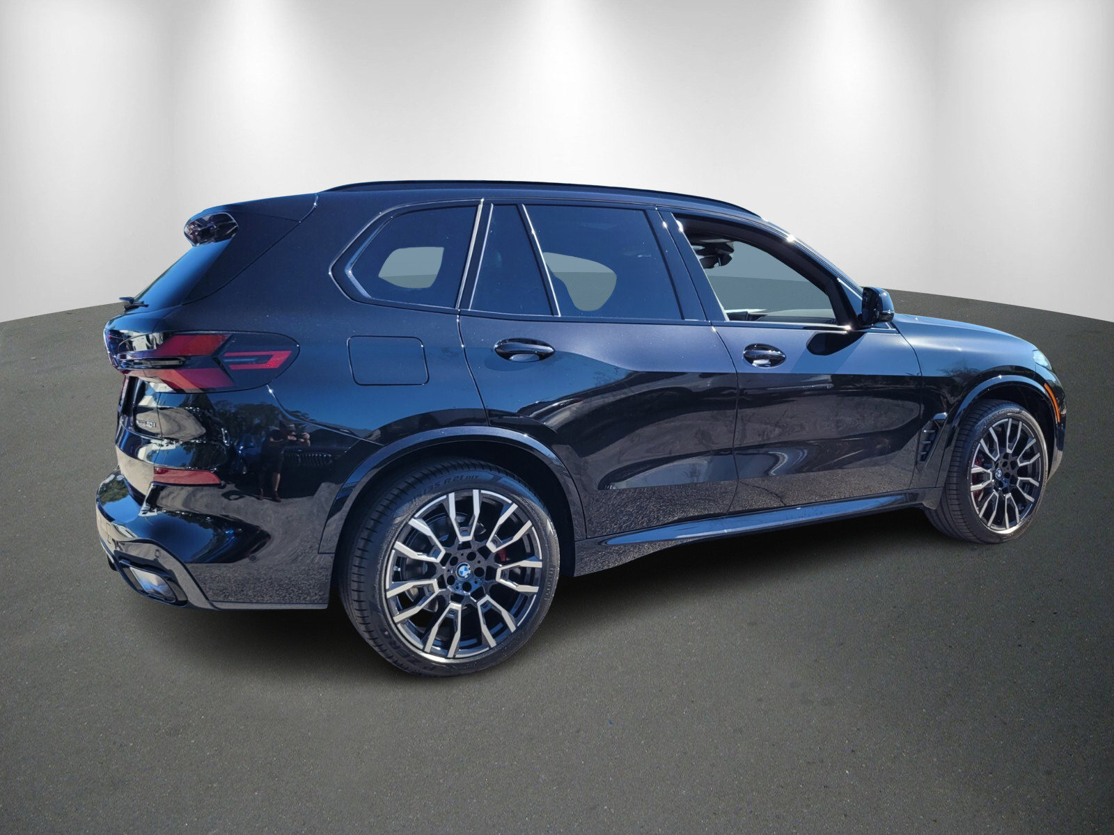 New 2026 BMW X5 xDrive40i w/ M Sport Package AWD/4WD image 7