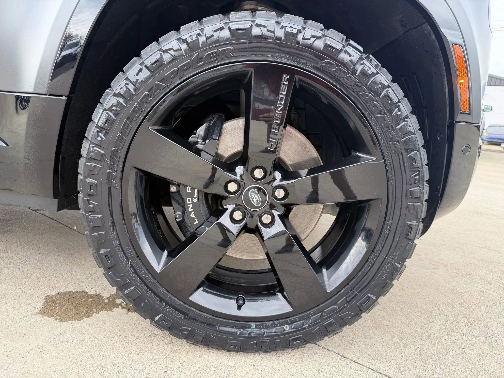 Used 2023 Land Rover Defender 110 V8 image 24