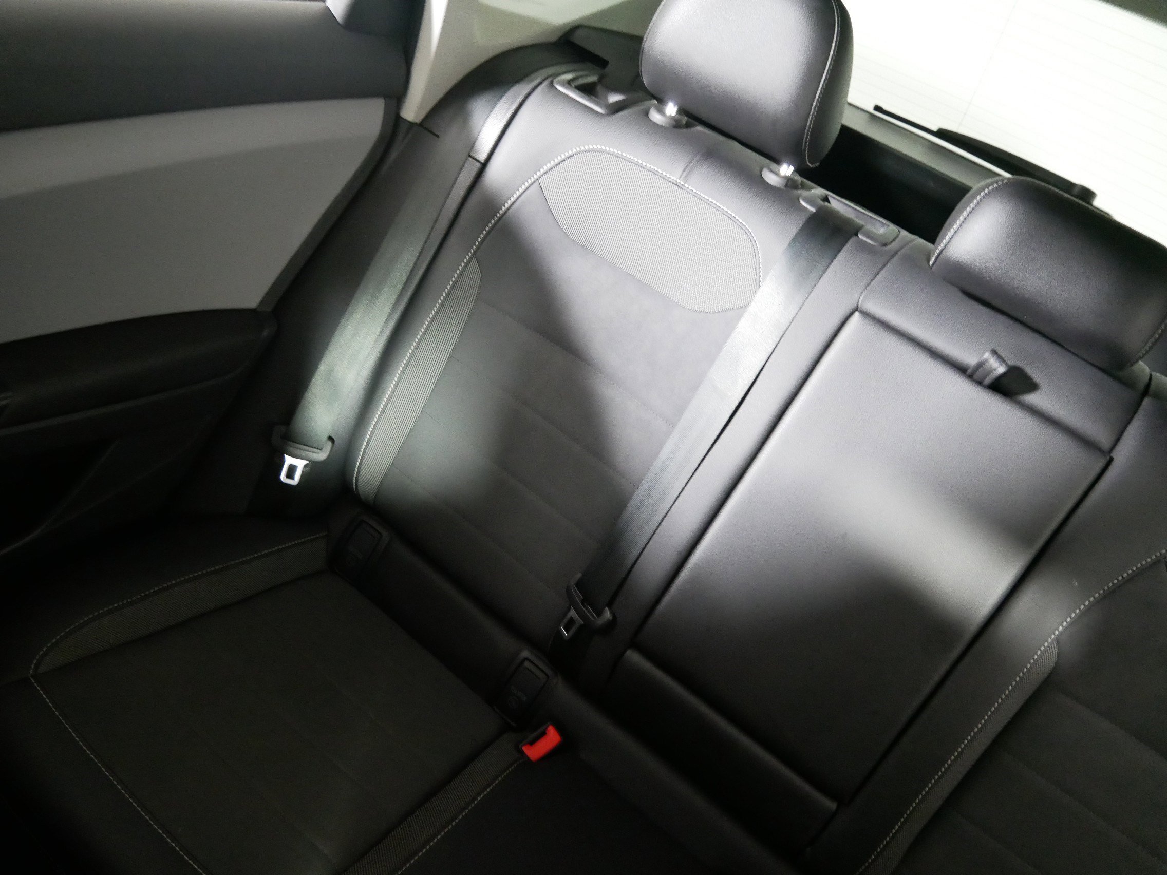 Certified 2023 Volkswagen Taos SE w/ Panoramic Sunroof Package image 12