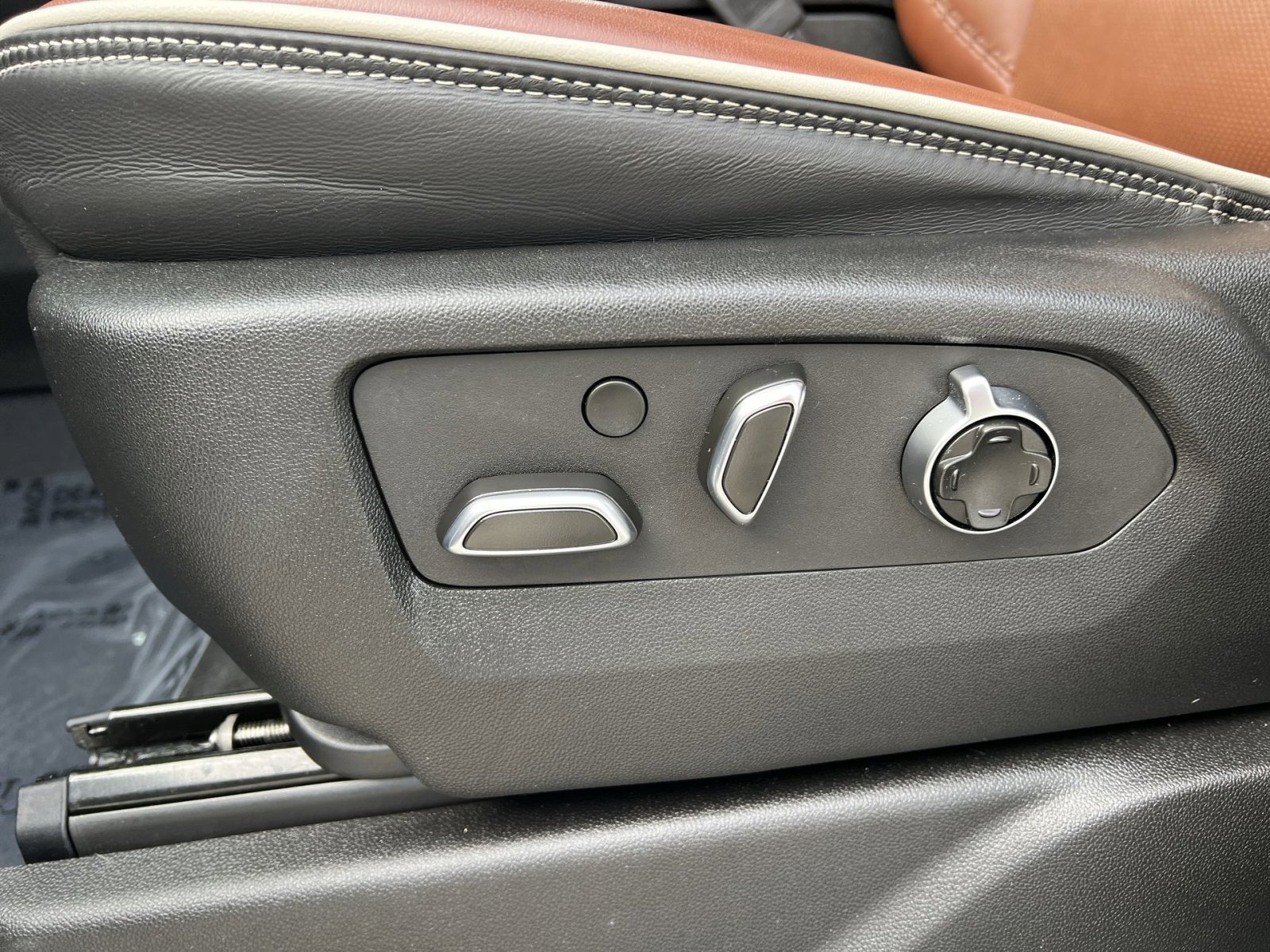 Used 2024 GMC Yukon Denali Ultimate image 14