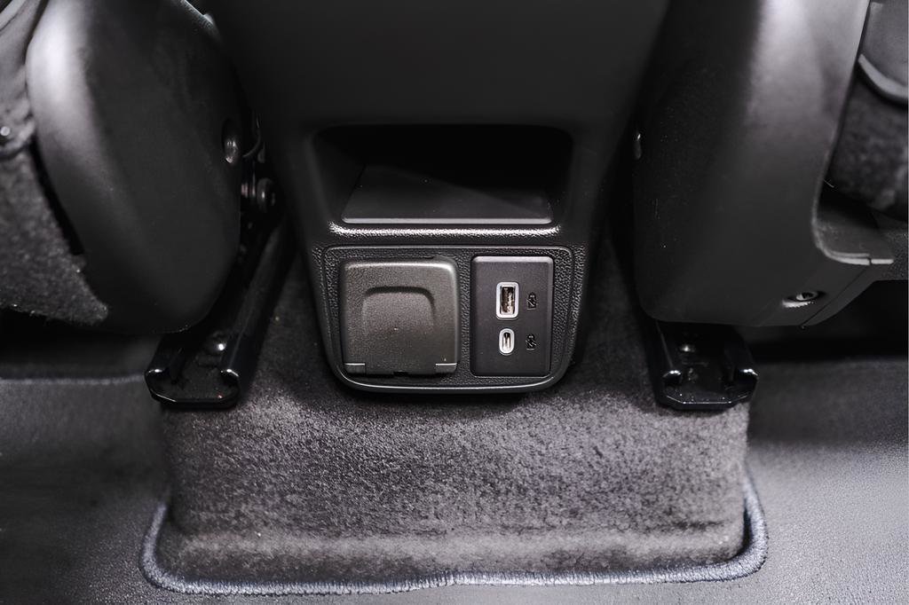 Used 2021 Buick Encore GX Essence image 34