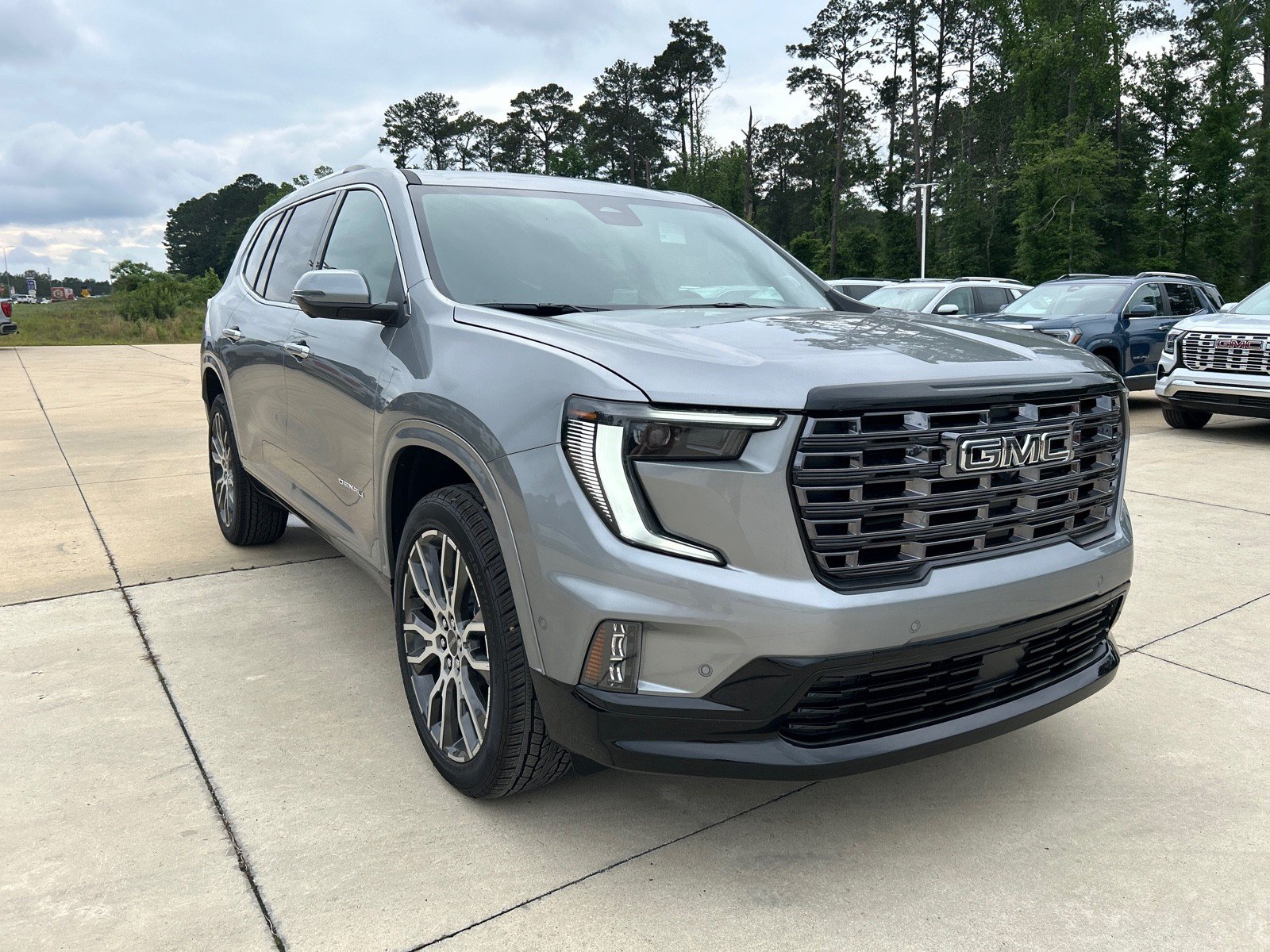 New 2026 GMC Acadia Denali Ultimate w/ LPO, Floor Liner Package FWD image 2