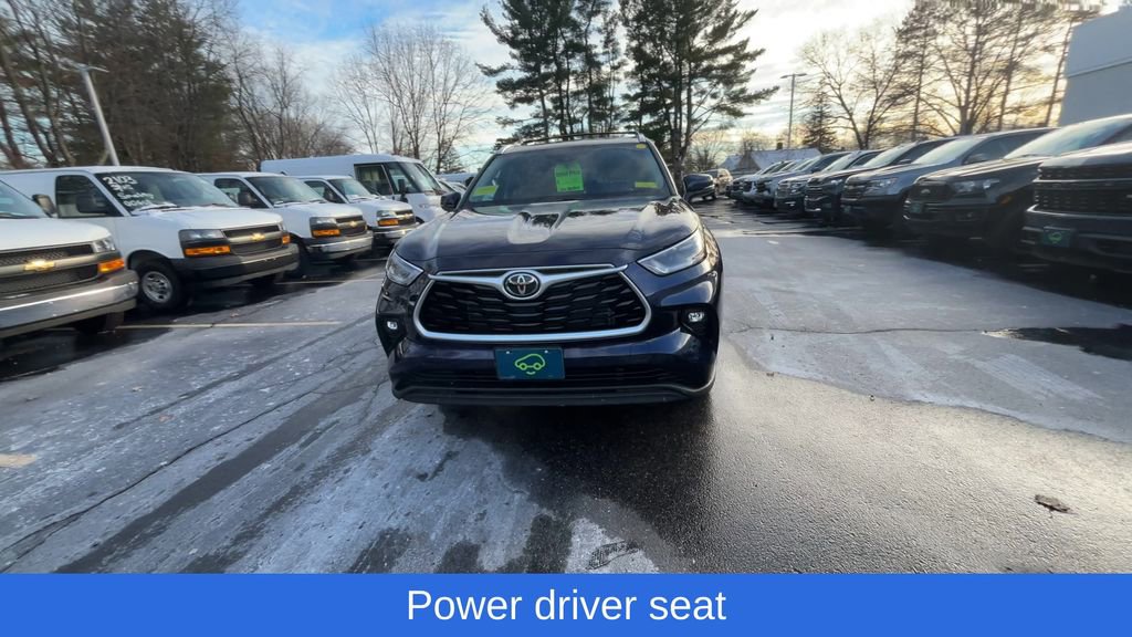 Used 2021 Toyota Highlander XLE image 6