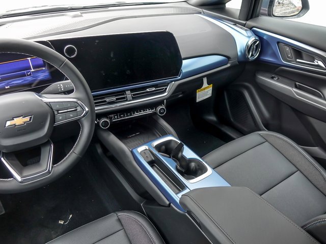 New 2026 Chevrolet Equinox EV LT image 18