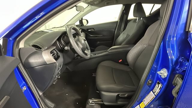 Used 2020 Toyota C-HR LE FWD image 11