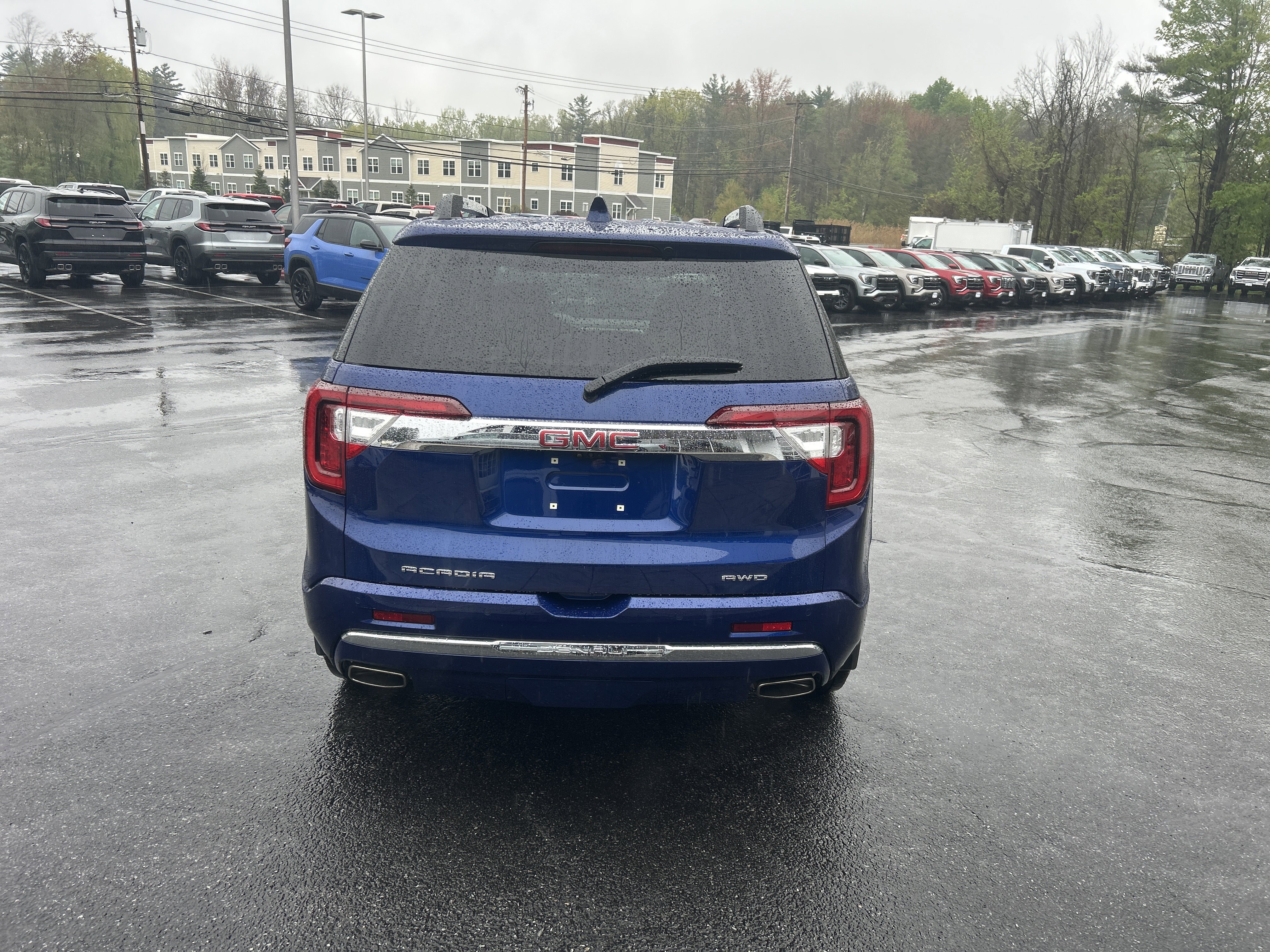 Used 2023 GMC Acadia Denali w/ Denali Technology Package AWD/4WD image 5