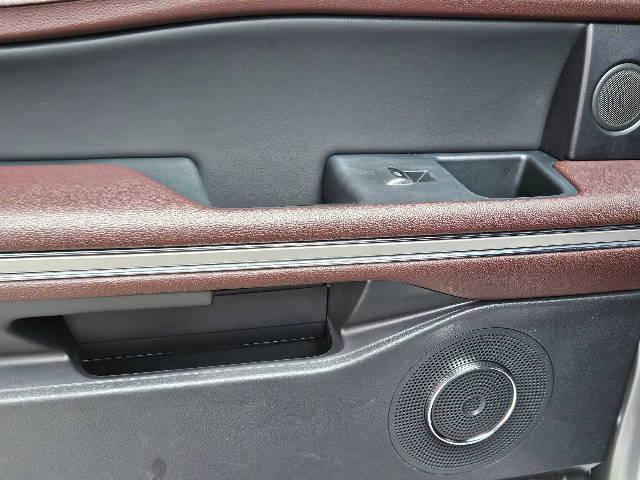 Used 2024 Ford Expedition Max Limited image 23