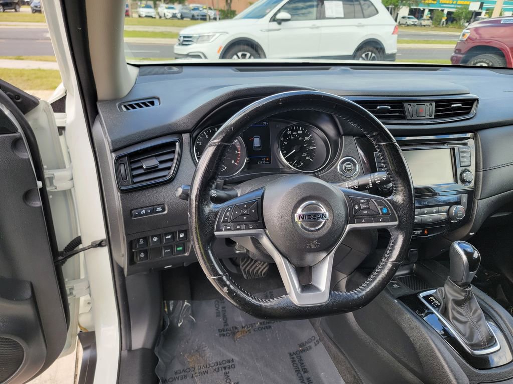 Used 2020 Nissan Rogue SV w/ Premium Package image 17