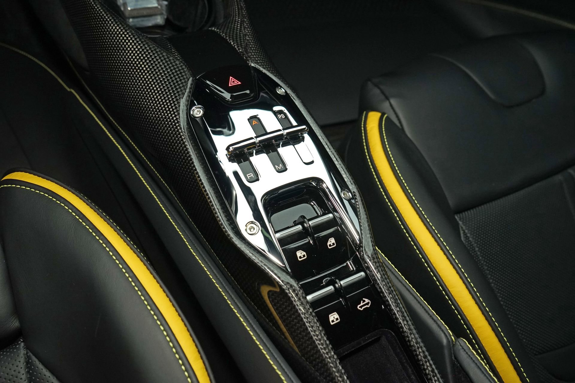 Used 2025 Ferrari SF90 Spider image 24