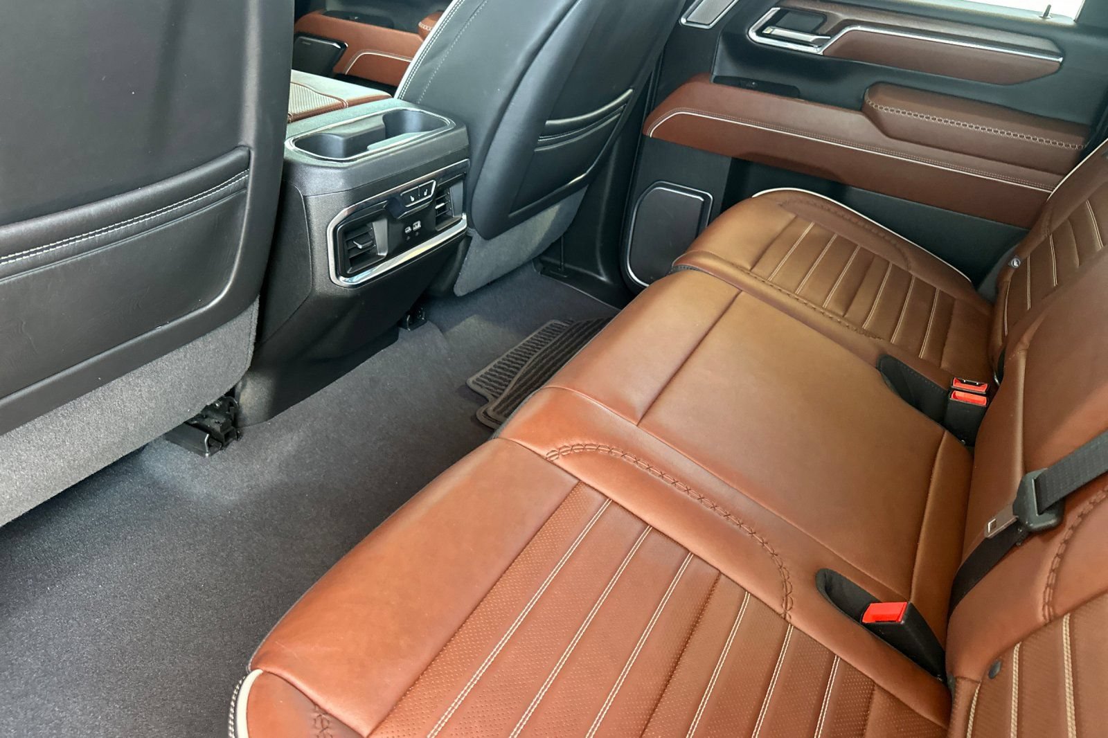 Used 2024 GMC Sierra 2500 Denali Ultimate w/ Max Trailering Package AWD/4WD image 14