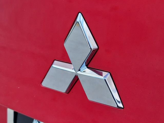 New 2026 Mitsubishi Outlander SE image 9