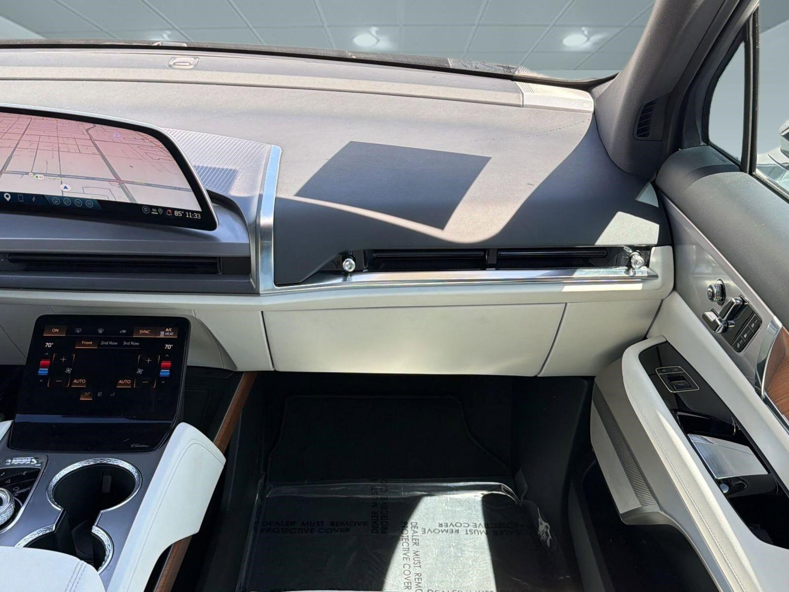 Certified 2026 Cadillac Vistiq Luxury image 27