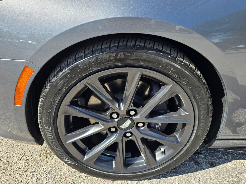 Used 2022 Cadillac CT4 V w/ Technology Package RWD image 9