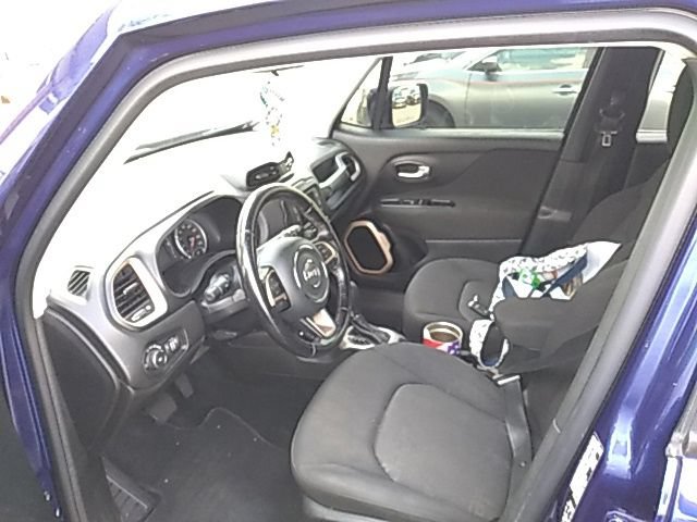 Used 2017 Jeep Renegade Latitude AWD/4WD image 5